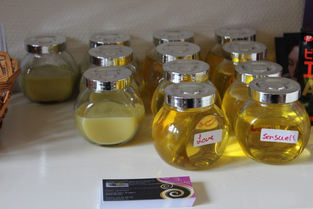 Egenprodusert salve og olje.